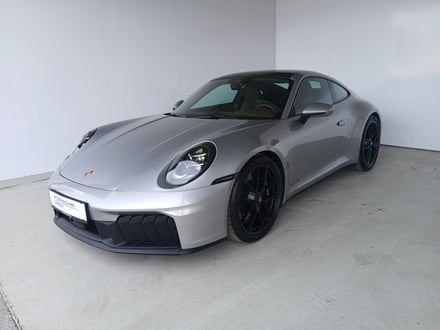 Porsche 911 Carrera 4 GTS