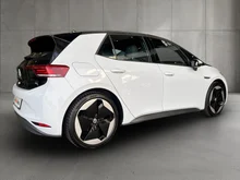 VW ID.3 Pro Performance 150 kW Life in Gletscherweiß Metallic Dach Schwarz