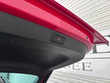 Škoda Karoq SPORTLINE TDI SCR in mittelrot - metallic