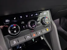 Škoda Karoq SPORTLINE TDI SCR in mittelrot - metallic
