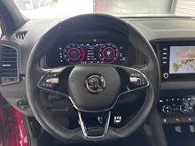 Škoda Karoq SPORTLINE TDI SCR in mittelrot - metallic