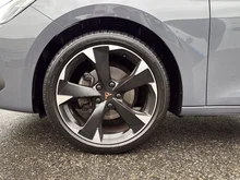 CUPRA Leon 1.5 TSI 150 PS ACT in Graphene-Grau