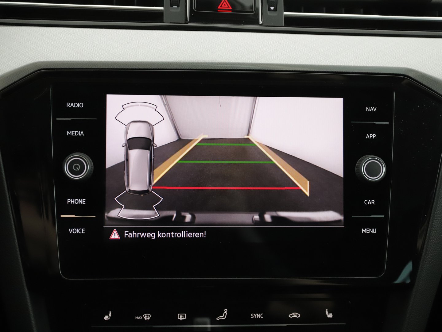 VW Passat Variant Business TDI DSG | Bild 21 von 29