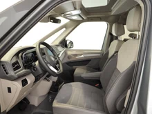 VW Multivan Edition ÜH eHybrid 180 kW 4M in Monosilber Metallic/Dach Deepblack