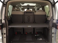 VW Multivan Edition ÜH eHybrid 180 kW 4M in Monosilber Metallic/Dach Deepblack