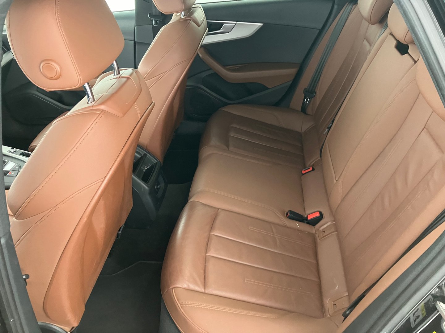 Audi A4 Avant 35 TDI S line | Bild 12 von 15