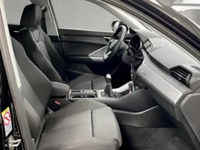 Audi Q3 35 TDI S line exterieur in MYTHOSSCHWARZ METALLIC