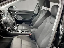 Audi Q3 35 TDI S line exterieur in MYTHOSSCHWARZ METALLIC