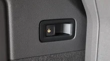 VW Multivan Style KR in Deep Black Perleffekt