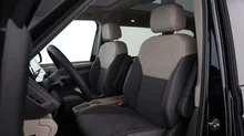 VW Multivan Style KR in Deep Black Perleffekt