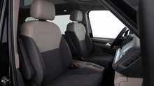 VW Multivan Style KR in Deep Black Perleffekt