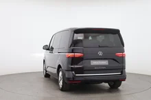 VW Multivan Style KR in Deep Black Perleffekt