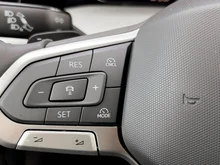 VW Golf Rabbit mHEV DSG in Grenadillschwarz Metallic