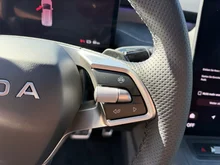 Škoda Peaq Sportline 90x in Graphit-Grau Metallic