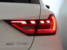 Thumbnail-Foto von Fahrzeug