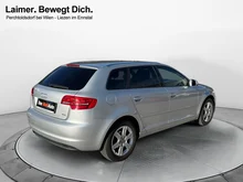 Audi A3 Sportback Sportb. 1.6 TDI Attraction in eissilber metallic