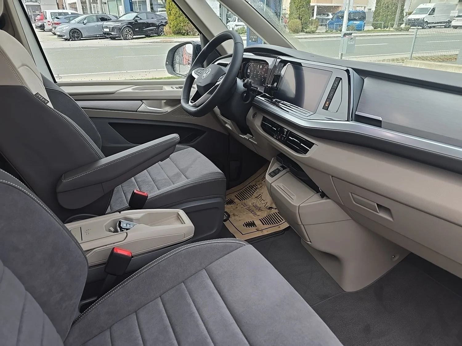 Bild eines VW Multivan Edition ÜH eHybrid 180 kW 4M