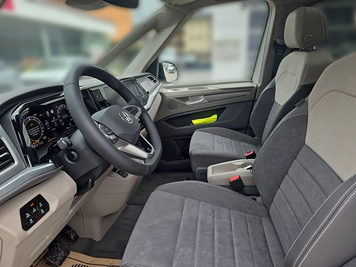 Bild eines VW Multivan Edition ÜH eHybrid 180 kW 4M