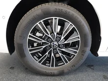 VW Multivan Business eHybrid 180 kW 4MOTION in Candyweiß