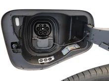 VW Multivan Business eHybrid 180 kW 4MOTION in Candyweiß