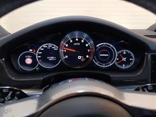 Porsche Panamera Sport Turismo GTS in mittelgrau - normal