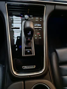 Porsche Panamera Sport Turismo GTS in mittelgrau - normal