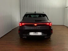 CUPRA Leon SP Kombi e-HYBRID 150/204 in Nacht-Schwarz Metallic