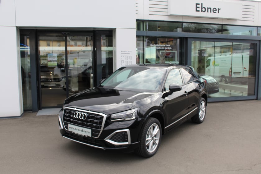 Audi Q2 35 TFSI admired