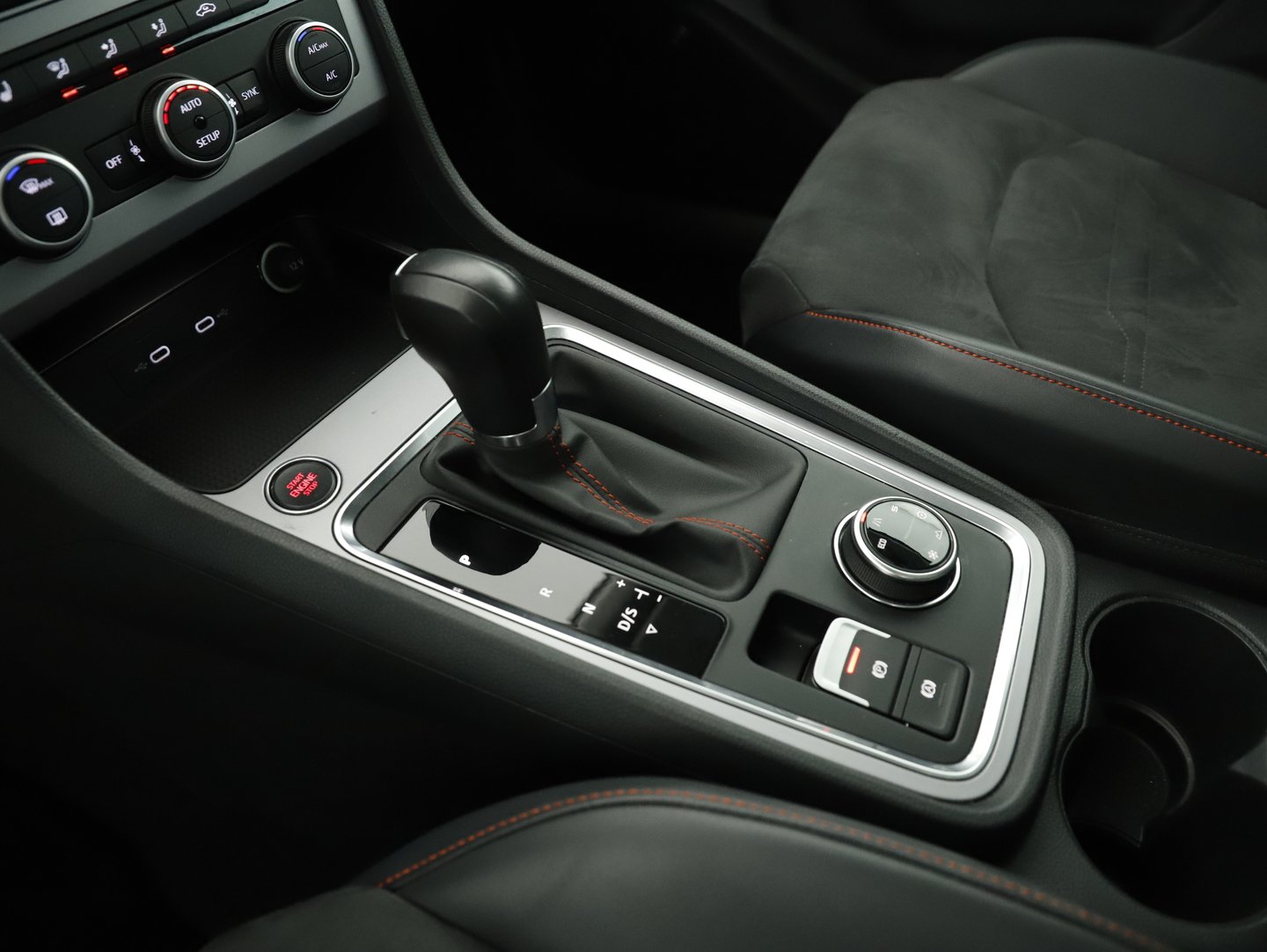 SEAT Ateca FR 2.0 TDI DSG 4Drive | Bild 23 von 29