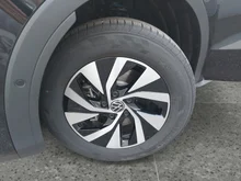 VW T-Roc Life eTSI DSG in Grenadillschwarz Metallic