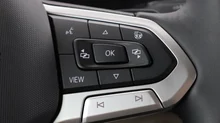 VW California Beach eHybrid 180 kW 4M in Monosilber Met./Dach Deepblack Perleff.