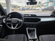 Audi Q3 e-tron 45 TFSI e in navarrablau metallic