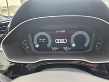 Audi Q3 e-tron 45 TFSI e in navarrablau metallic