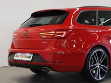 SEAT Leon Kombi Cupra 300 TSI DSG 4Drive in hellrot - normal
