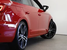 SEAT Leon Kombi Cupra 300 TSI DSG 4Drive in hellrot - normal
