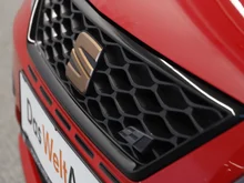 SEAT Leon Kombi Cupra 300 TSI DSG 4Drive in hellrot - normal