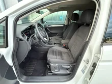 VW Touran Friends TDI in Pure White