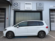 VW Touran Friends TDI in Pure White