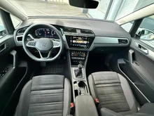 VW Touran Friends TDI in Pure White
