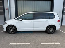 VW Touran Friends TDI in Pure White