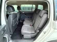 VW Touran Friends TDI in Pure White