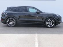 Porsche Cayenne E-Hybrid in schwarzmetallic