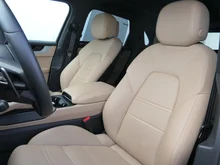 Porsche Cayenne E-Hybrid in schwarzmetallic