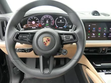 Porsche Cayenne E-Hybrid in schwarzmetallic