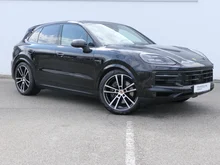 Porsche Cayenne E-Hybrid in schwarzmetallic
