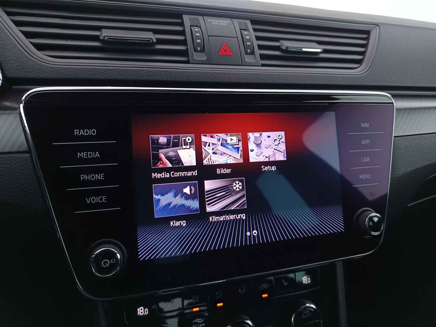 Škoda SUPERB SPORTLINE TDI DSG | Bild 21 von 36