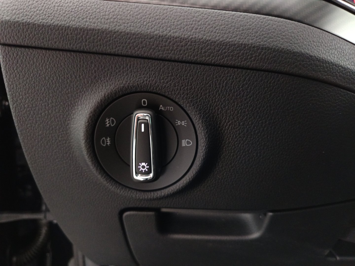 Škoda SUPERB SPORTLINE TDI DSG | Bild 12 von 36