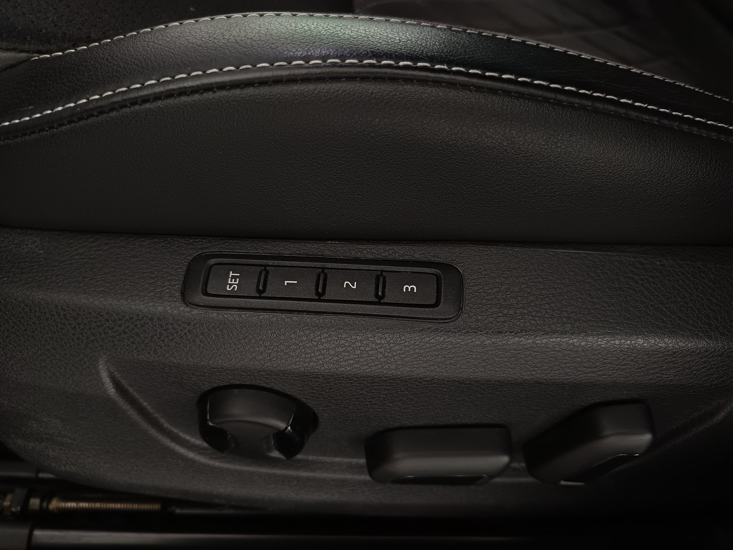 Škoda SUPERB SPORTLINE TDI DSG | Bild 33 von 36