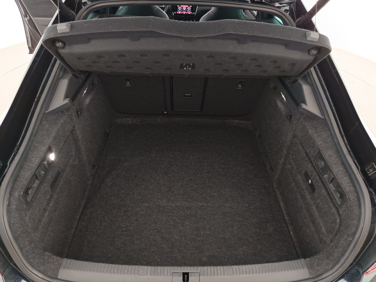 Škoda SUPERB SPORTLINE TDI DSG | Bild 30 von 36