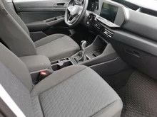 VW Caddy Life TDI 4MOTION in Deepblack Perleffekt